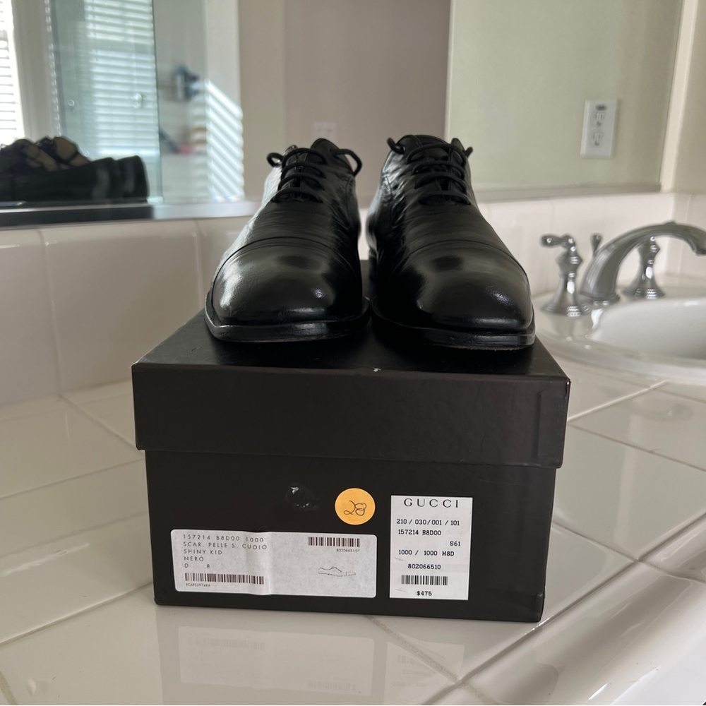Gucci cap toe oxfords. Size 8d.